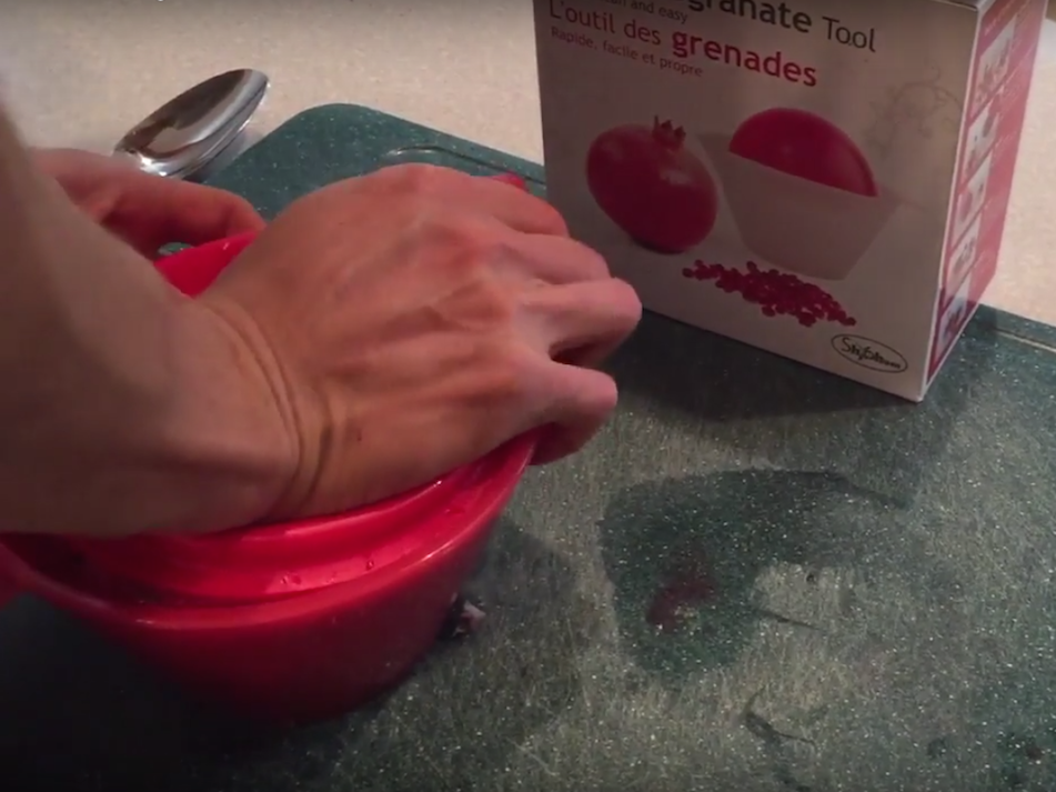 pomegranate deseeder tool, pressing